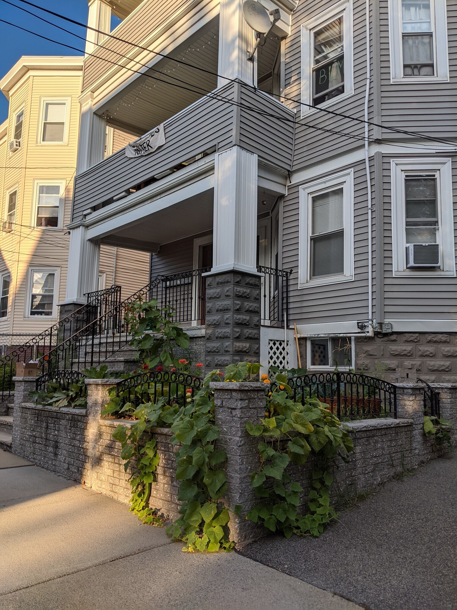 Building Photo - 33 Hancock St