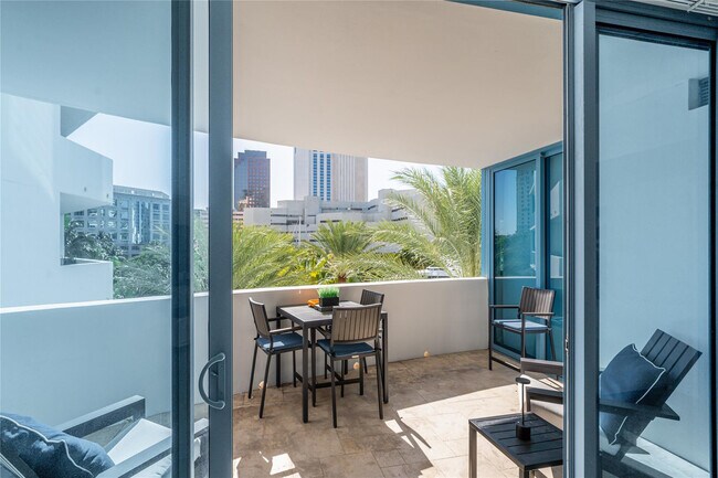 Building Photo - 333 Las Olas Way