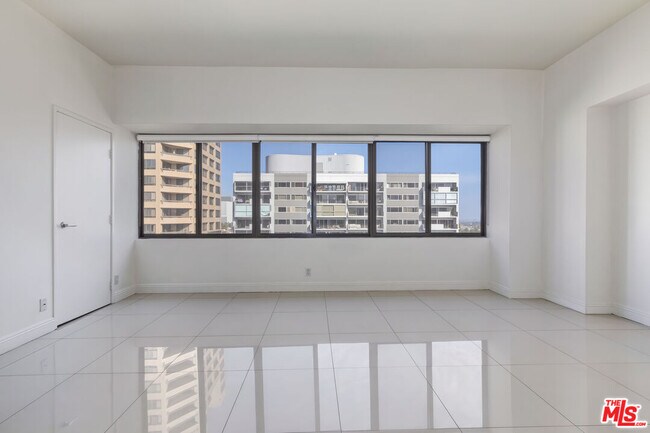 Building Photo - 10445 Wilshire Blvd