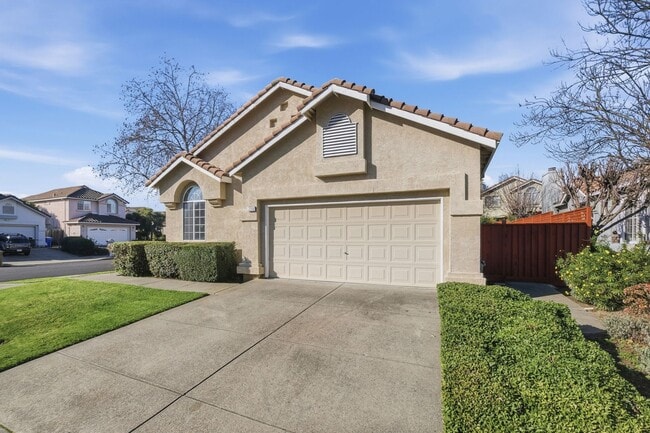 Building Photo - Desirable North Napa 3 Bed Single-Family Home