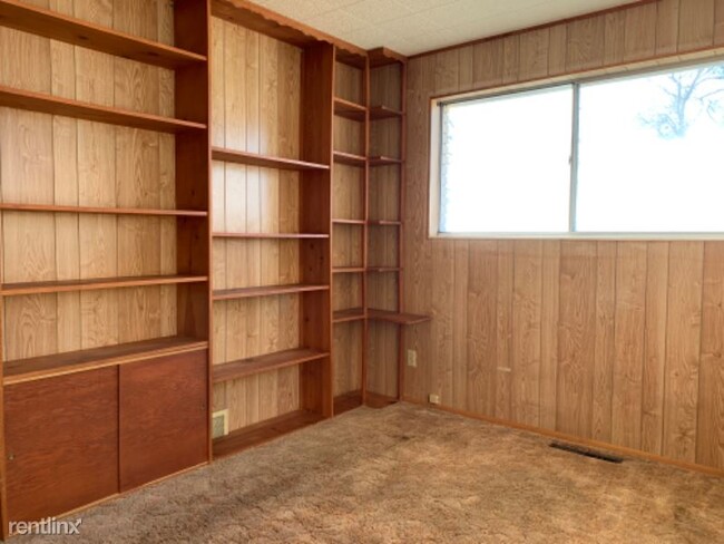 Building Photo - 5 br, 2 bath House - 1070 N 500 E