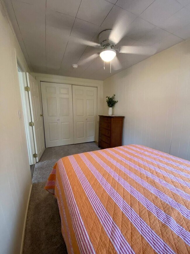 Building Photo - Charming 2BR Cottage on Lake in Niles