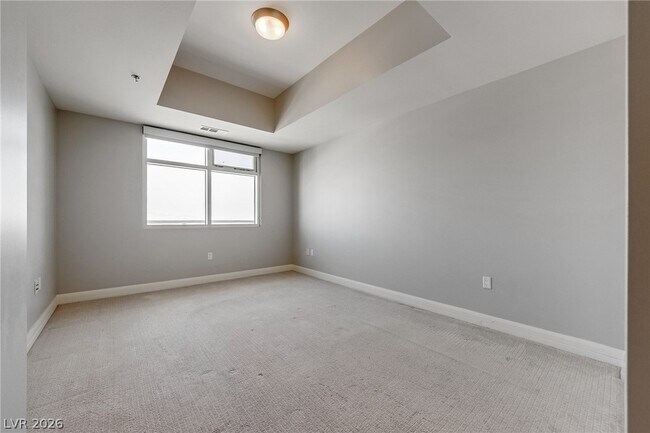 Building Photo - 150 S Las Vegas Blvd