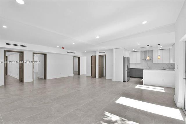 Building Photo - 7902 SW 67th Ave