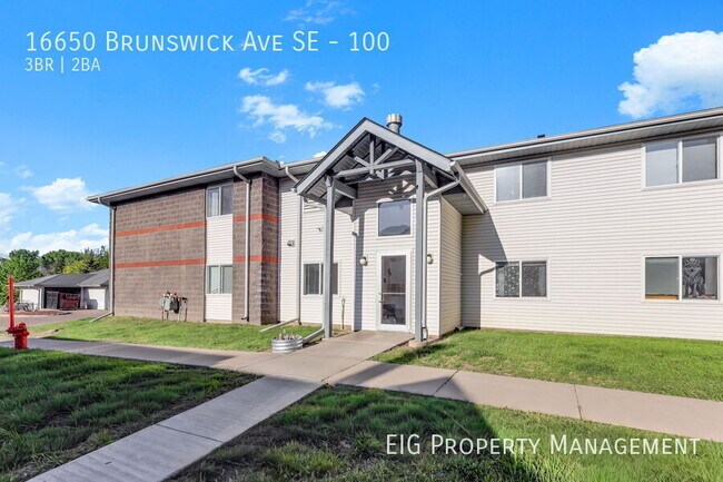 Building Photo - 16650 Brunswick Ave SE