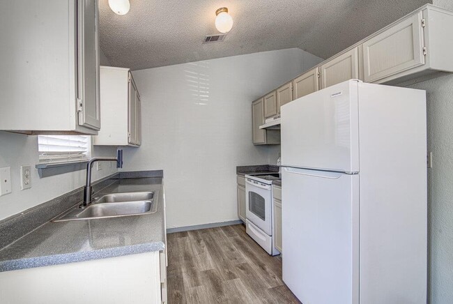 Building Photo - 9624 Sugar Hill Dr