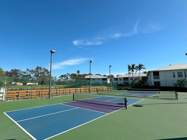 Pickleball - 260 Hidden Bay Dr