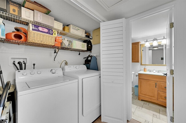 Building Photo - 2351 NW 37th Ave