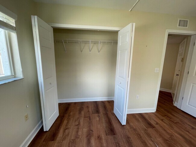 Building Photo - ANNUAL RENTAL - 3 BED / 2 BATH WITH CARPOR...