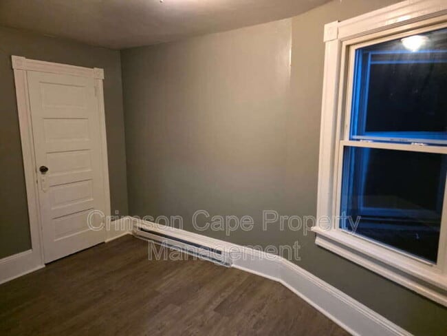 Building Photo - 39 Hutson St