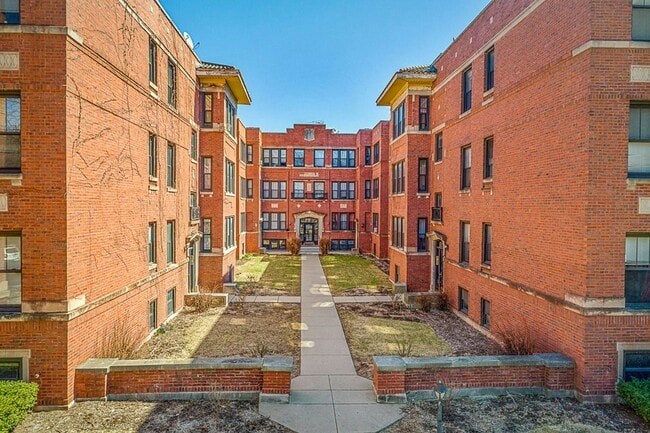 Building Photo - 3931 N Keeler Ave