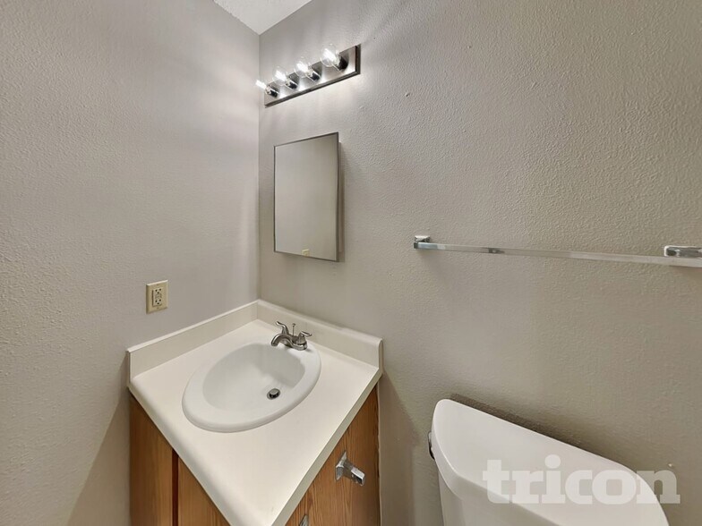 Building Photo - 9503 Arcade Ridge