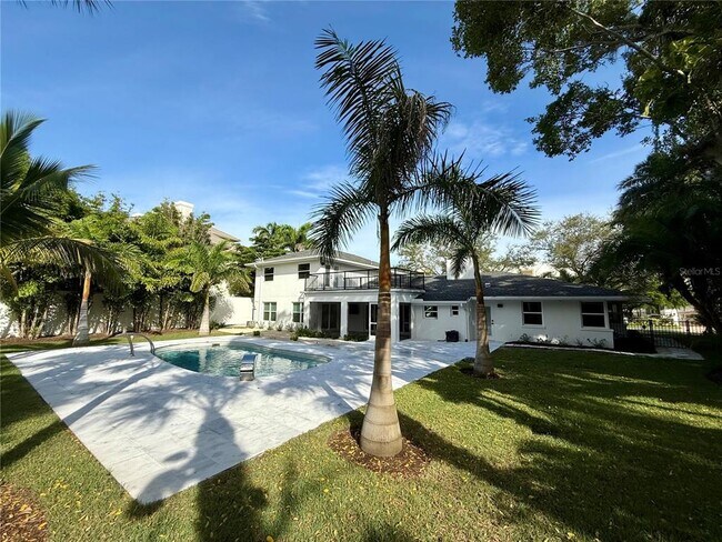 Building Photo - 1359 Harbor Dr