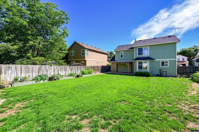 Building Photo - $2,495, 3 beds, 2.5 bath Updated Home in Co Springs with Fenced In Yard!