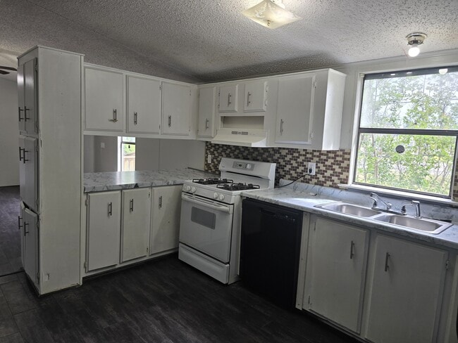 Building Photo - 1449 Beach Airport Rd