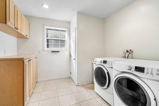 Building Photo - 5313 Colbright Rd