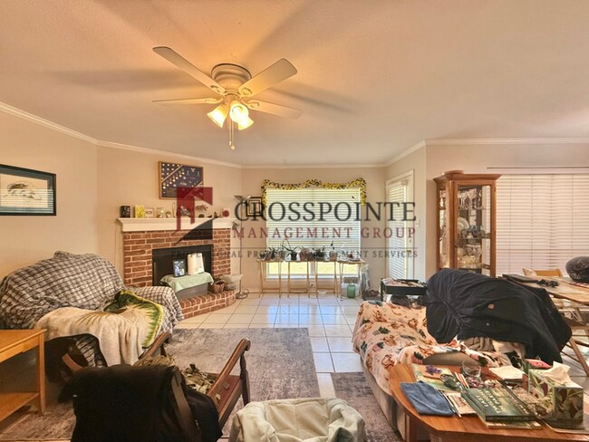 Building Photo - Coming Soon! 3 Bedroom 2 Bathroom Duplex in Flint!