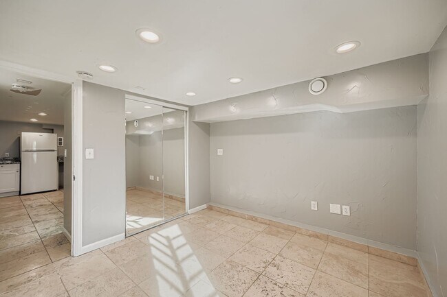 Building Photo - Stylish Home in the Heart of Highland with Detached Garage & Mother-in-Law Suite