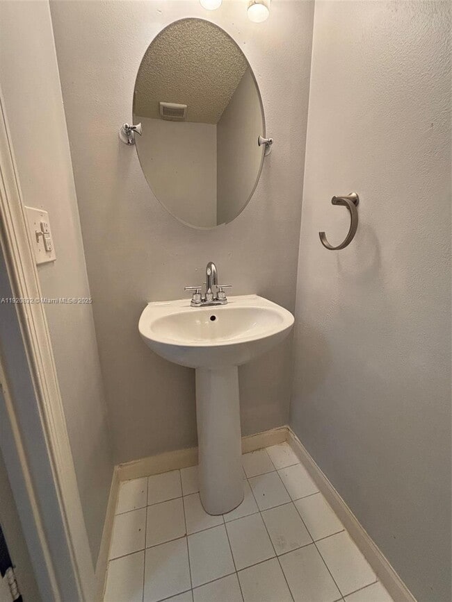 Building Photo - 3145 SW 50th St