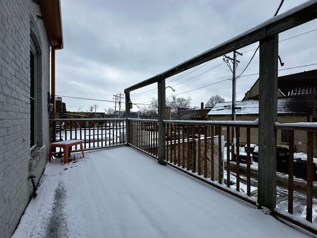 Building Photo - 123 N Broadway