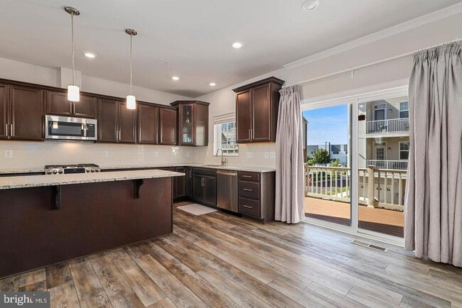 Building Photo - 7132 McHenry Mews