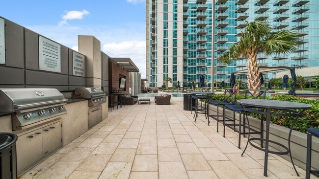 Building Photo - 5925 Almeda Rd