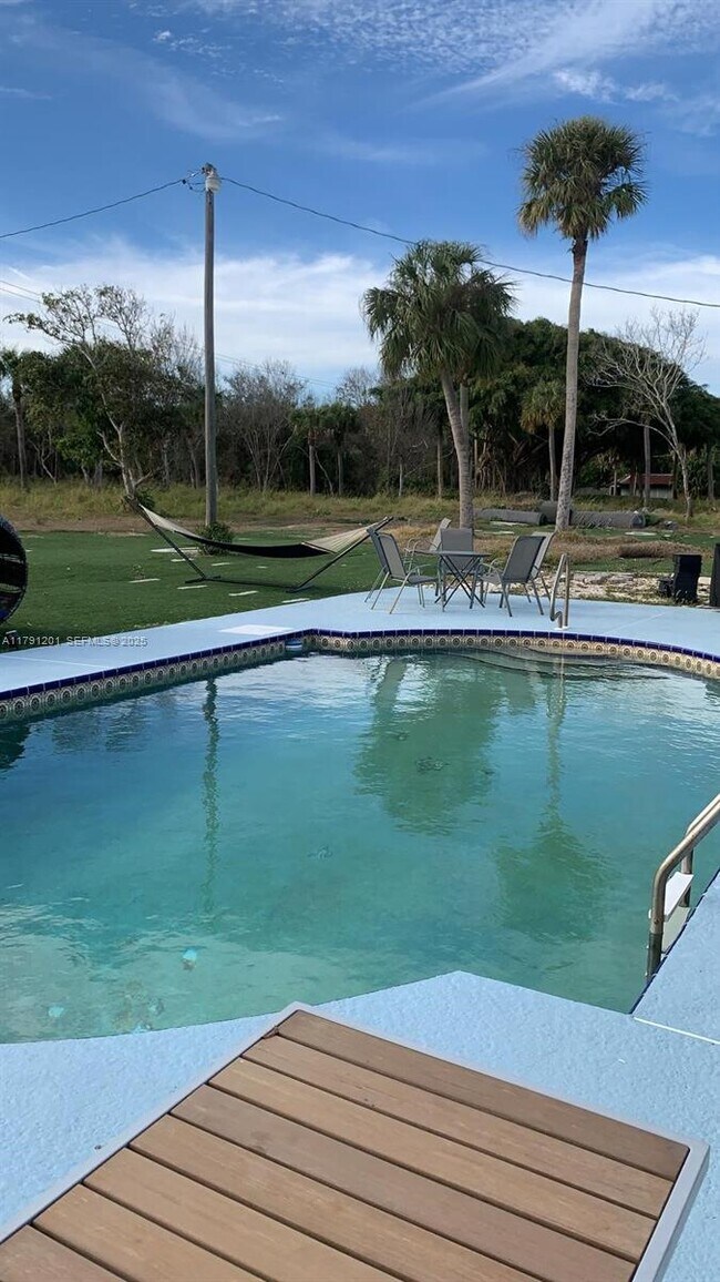 Building Photo - 6003 S Indian River Dr