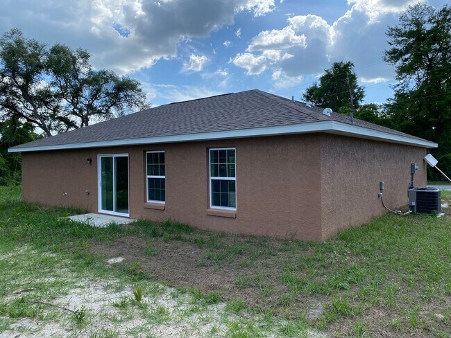 Building Photo - Custom Home - Desirable SW Ocala neighborh...