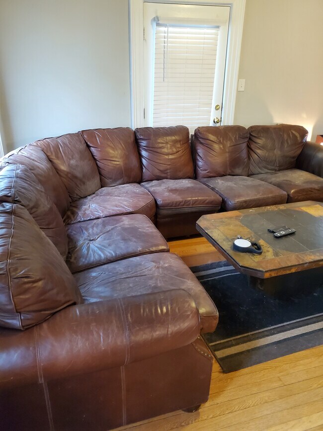 Building Photo - 2100 Sherwood St