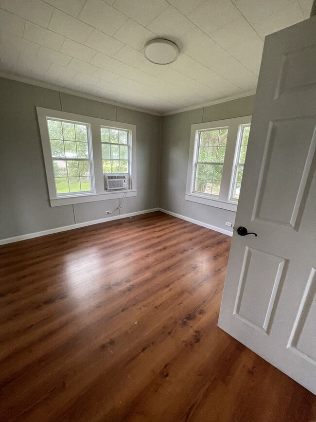 Building Photo - 2 Bed/1 Bath House