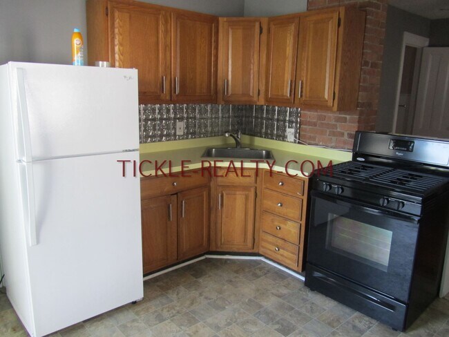 Building Photo - 300 Meigs St