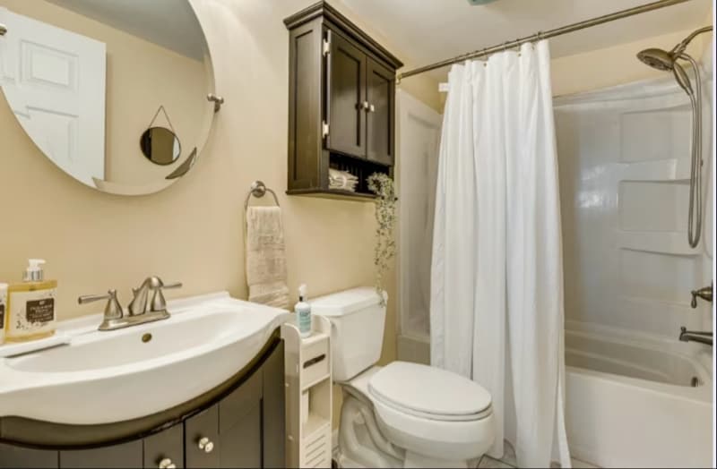 Building Photo - 1108 Valley View Ave