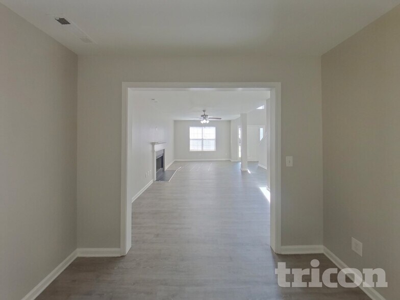 Building Photo - 1482 Kindred Cir NW