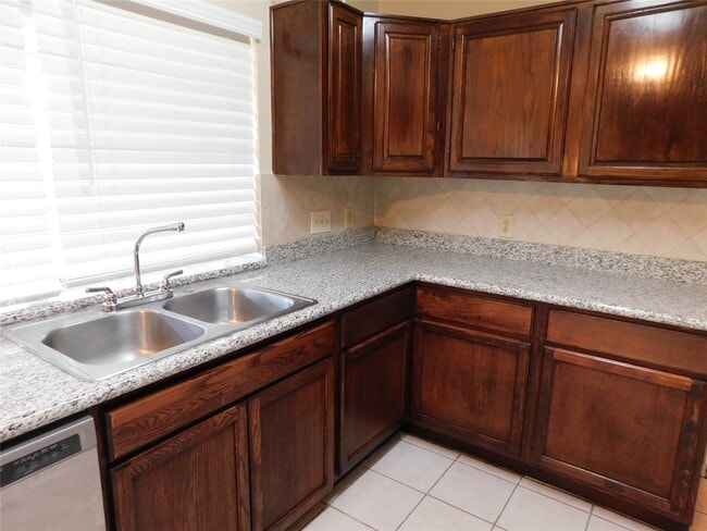 Building Photo - 3303 Rimrock Dr