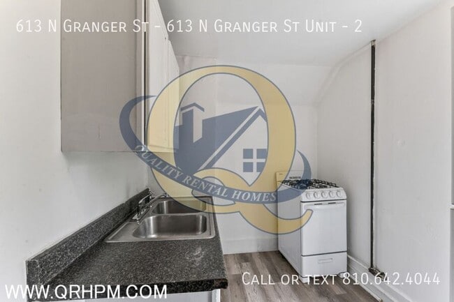 Building Photo - 613 N Granger St