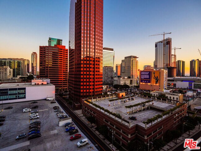 Building Photo - 877 Francisco St