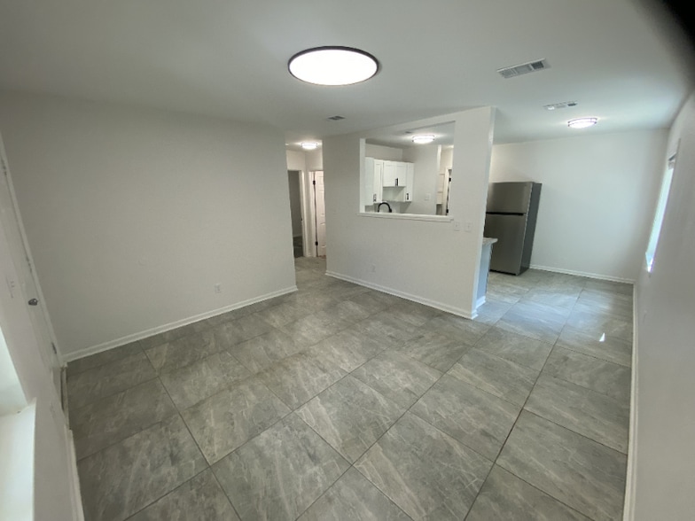 Building Photo - 6367 Metz Rd