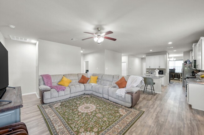 Building Photo - 2315 Strong Horse Dr