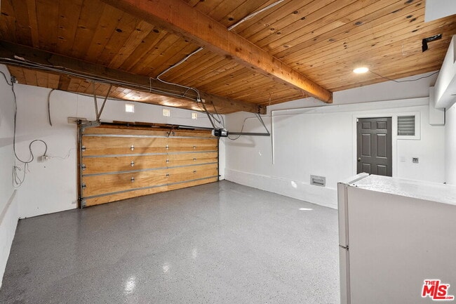 Building Photo - 1344 Bienveneda Ave