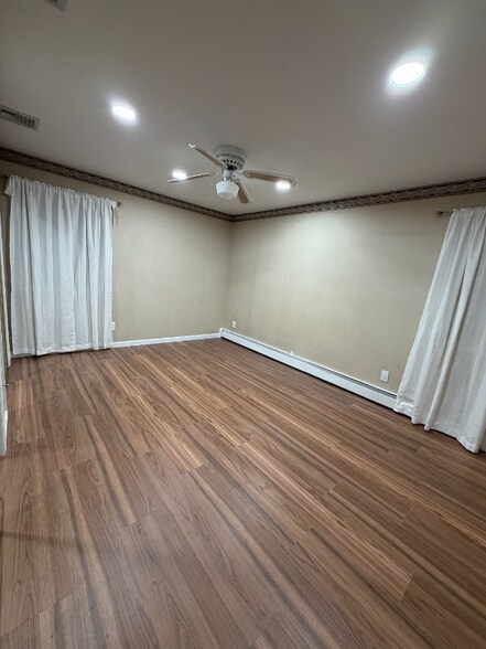 Building Photo - 3832 Hickory St