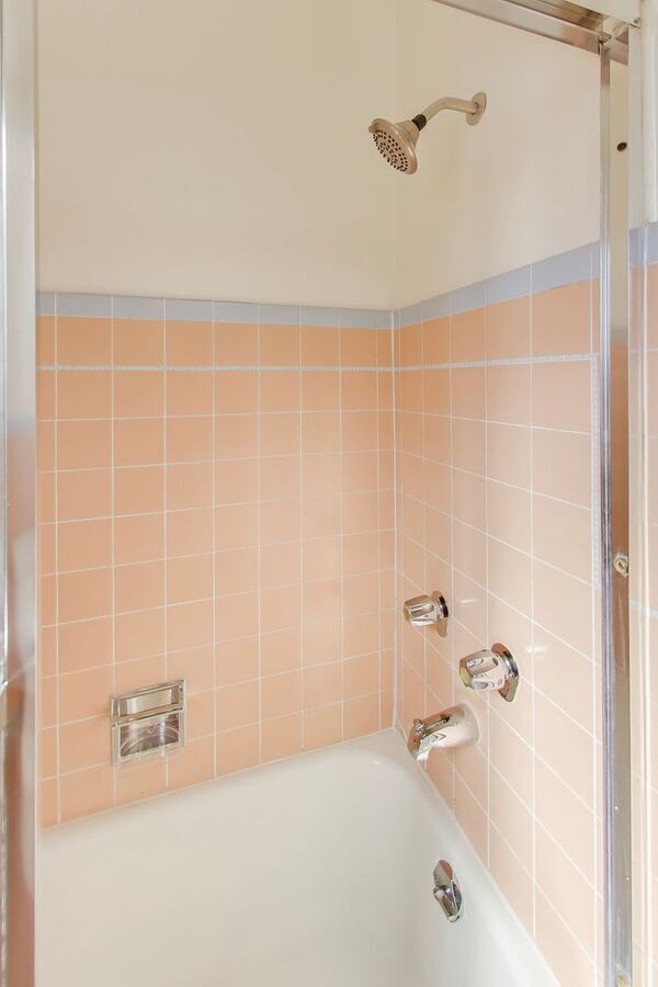 Building Photo - 1549 San Carlos Ave