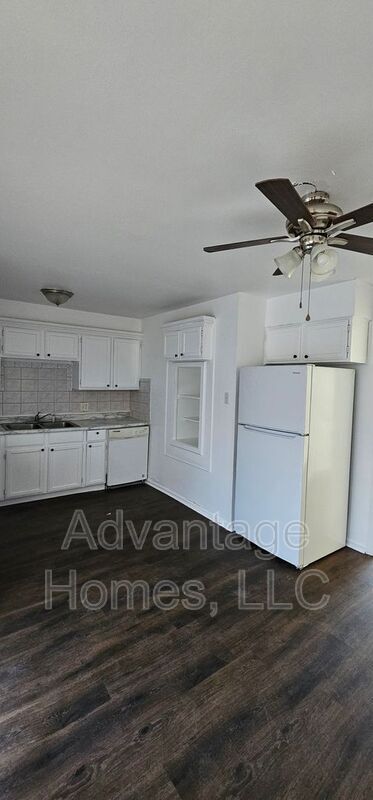 Building Photo - 7504 E 112th St