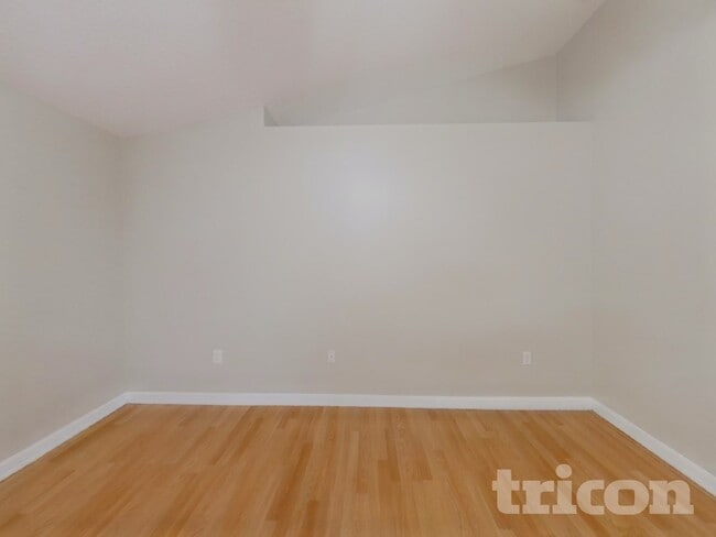 Building Photo - 916 Jayhil Dr