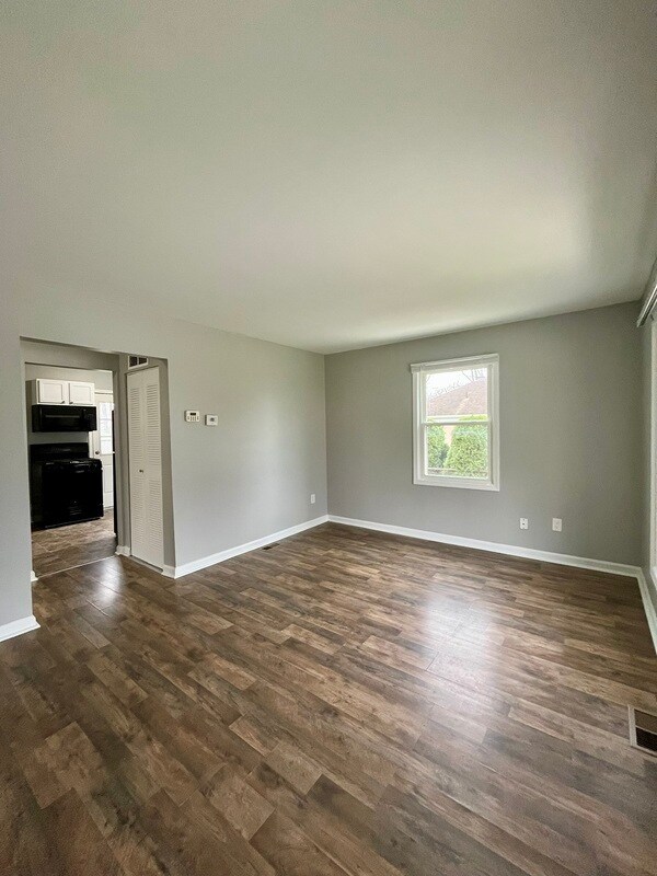 Building Photo - 6565 Burr St