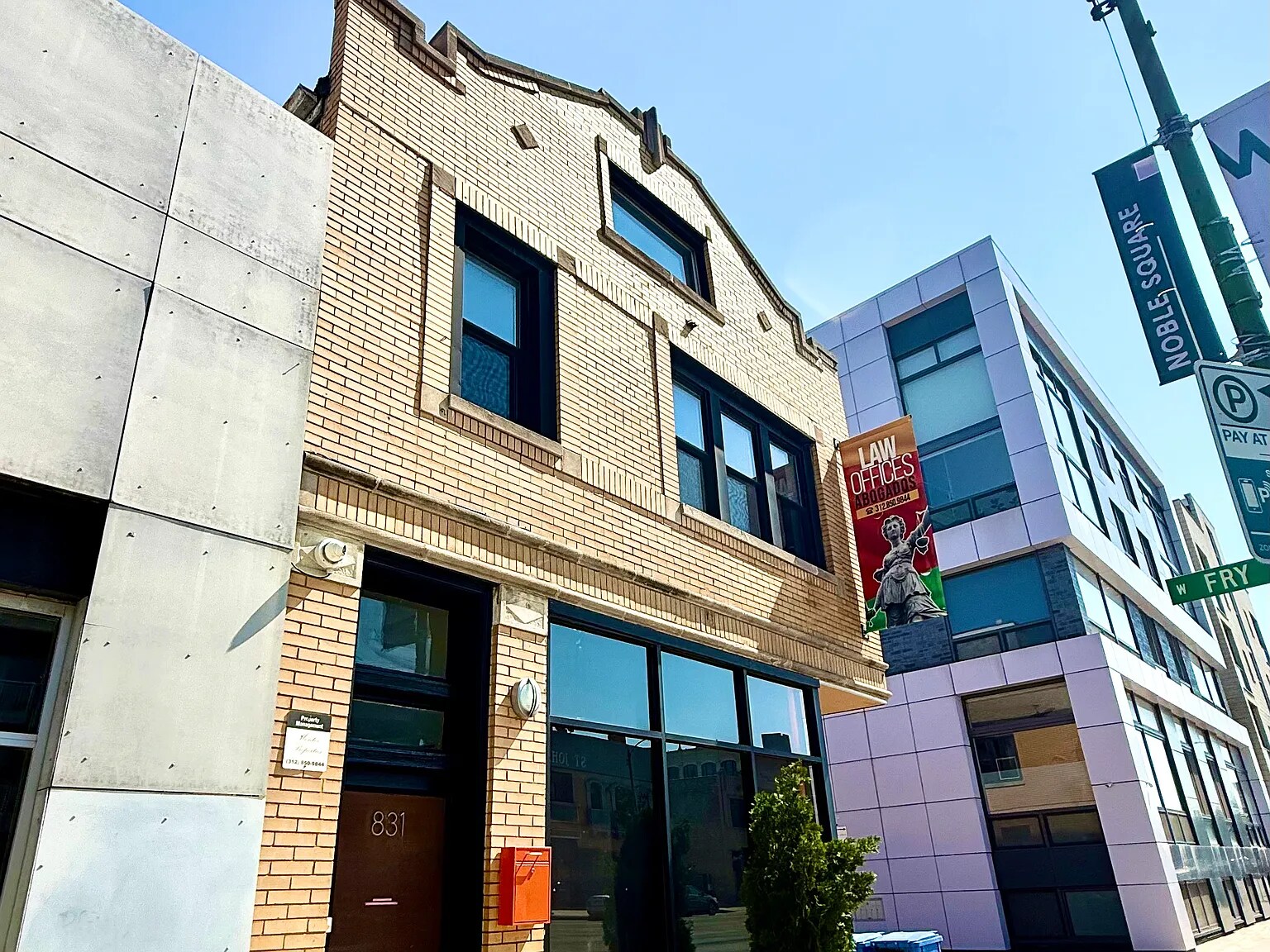 Building Photo - 831 N Ashland Ave