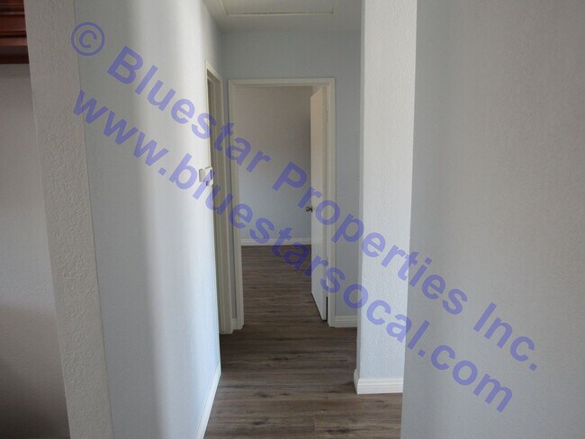 Building Photo - 12652K