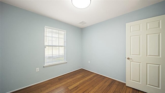 Building Photo - 5825 Nelson Oaks Dr