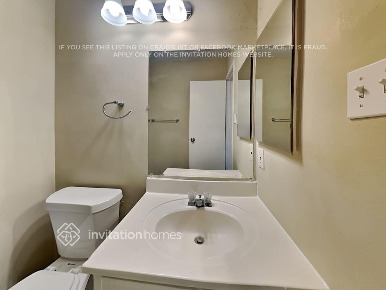 Building Photo - 2022 Oak Shores Dr