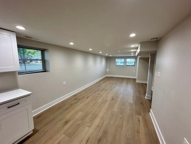 Building Photo - 5200 W Winona St