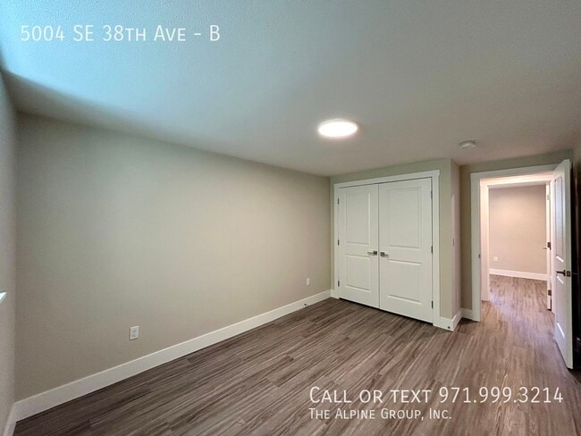 Building Photo - 5004 SE 38th Ave